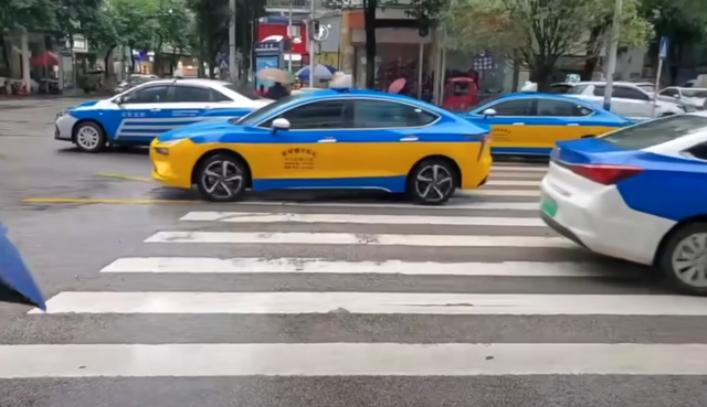 중국에서 운행중인 택시 ⓒ중국 내 SNS