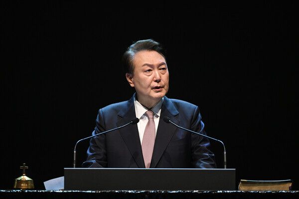 윤석열 대통령이 25일 경기도 수원시 영통구 원천침례교회에서 열린 '3·1운동 105주년 기념예배'에 참석해 인사말을 하고 있다. (사진=대통령실)