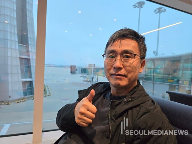 영화 '건국전쟁' 미 의회 상양을 앞두고 김덕영 감독이&nbsp; 출국전 소감을 밝히며 팬들에게 인사말을 전하고 있다.