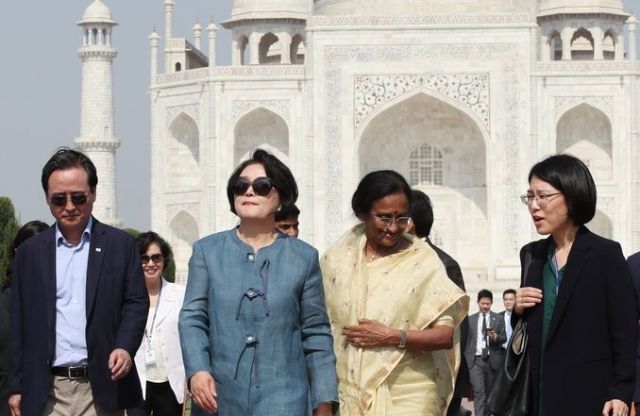 2018년 인도 타지마할을 방문한 김정숙 여사 ⓒ연합뉴스