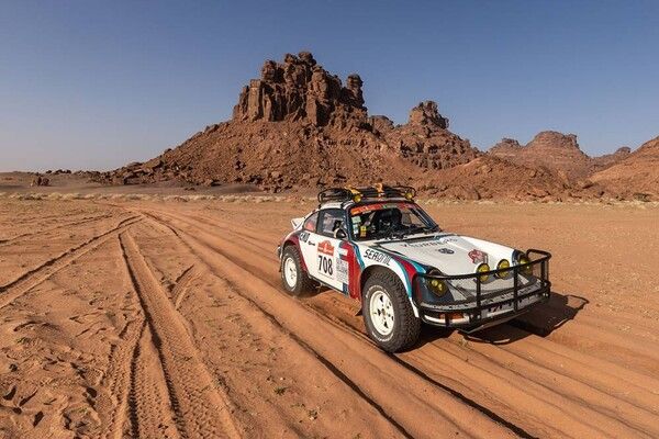 클래식카 부문에 참가한 포르쉐. 사진=dakar.com