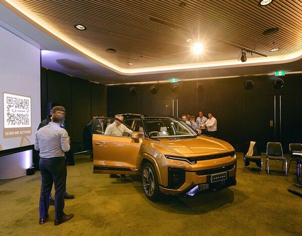 KG 모빌리티는 곽재선 회장이 호주 토레스 론칭 행사와 딜러 콘퍼런스에 참가하며 글로벌 판매 물량 확대에 나섰다고 밝혔다. 사진=KG 모빌리티