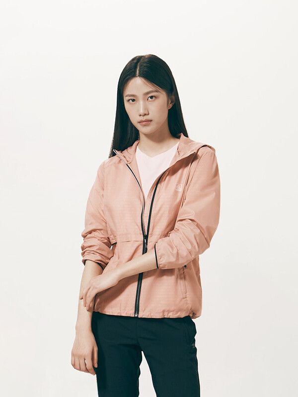 레드페이스가 다용도 재킷을 출시했다. 사진=레드페이스