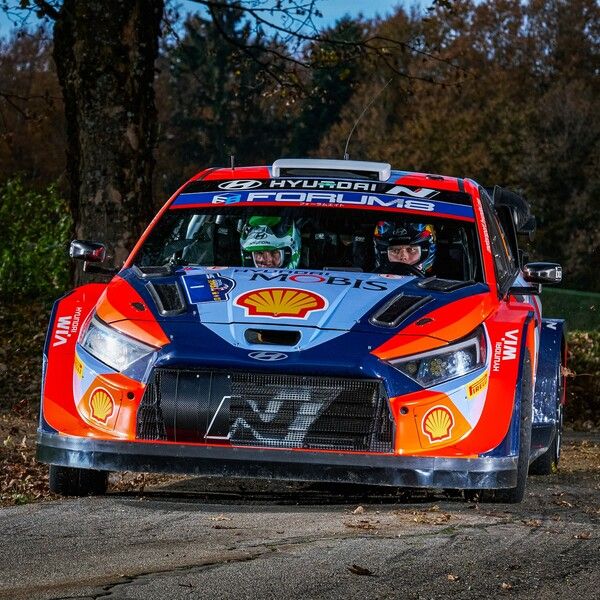 2024 WRC 중부 유럽 랠리에서 역주하고 있는 오트 타낙의 현대 i20 경주차. 사진=현대 모터스포트.