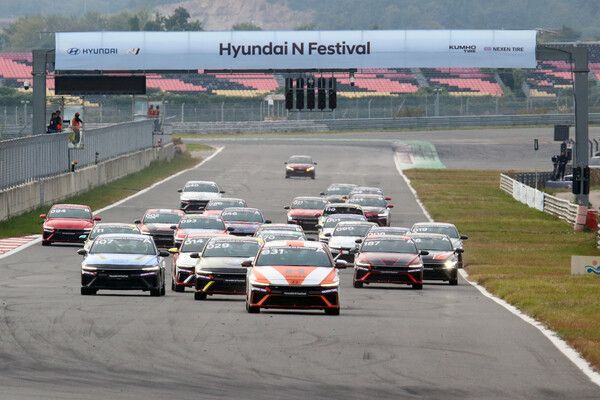 2024 현대 N 페스티벌 6라운드 아반떼 N1컵 제6전 결선 스타트. 사진=전현철 기자.