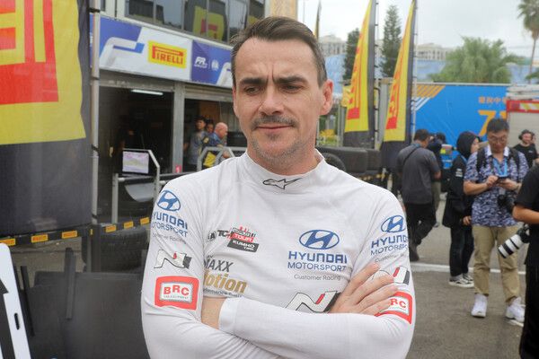 2024&nbsp;TCR 월드 투어 최종전 예선을 앞둔 노버트 미켈리즈. 사진=전현철 기자.