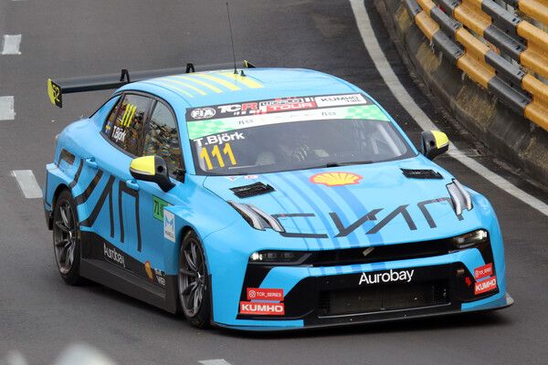 2024&nbsp;TCR 월드 투어 최종전 예선에서 달리고 있는 테드 비요크. 사진=전현철 기자