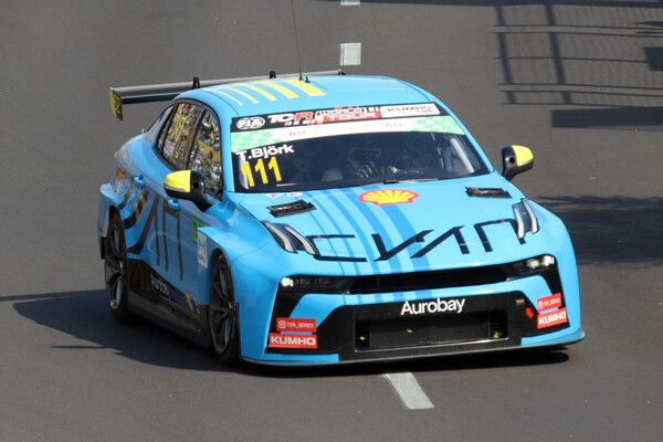 2024 TCR&nbsp;월드&nbsp;투어&nbsp;최종전&nbsp;첫번째&nbsp;결선에서 선두로 달리는 테드 비요크. 사진=전현철 기자.