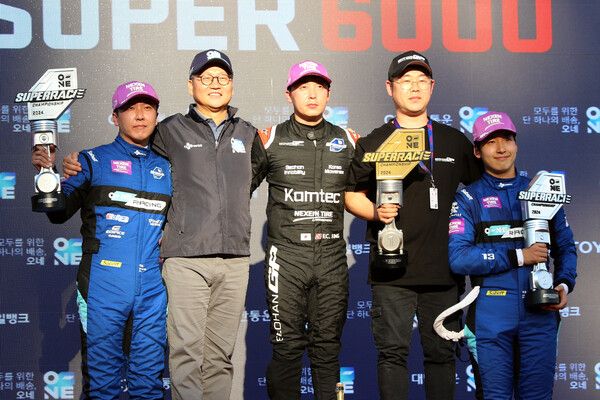 2024 오네 슈퍼레이스 슈퍼6000 제8전 시상식, 사진=전현철 기자.