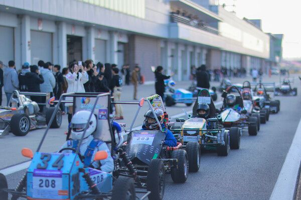 제3회 전국대학생 포물러 자작자동차 대회(KFGP STUDENT)가 전남 영암의 코리아 인터내셔널 서킷(KIC)을 ‘축제의 장’으로 만들었다. 사진=FMC