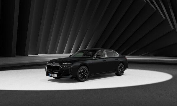 BMW 740i xDrive M 스포츠 프로 인디비주얼 올 블랙 에디션. 사진=BMW 코리아