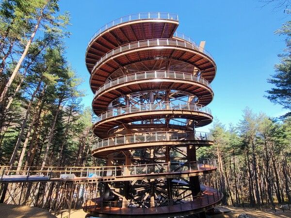 하늘전망대 및 탐방로. 사진=한국관광공사