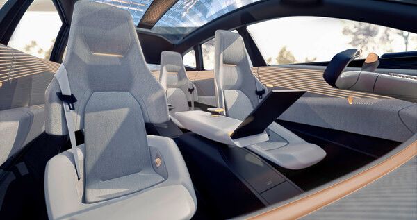 폭스바겐은 ‘2024 오토차이나(베이징 모터쇼)’에서 순수 전기 대형 SUV, ‘ID. 코드(ID. CODE)’ 콘셉트카를 세계 최초 공개했다. 사진=폭스바겐코리아