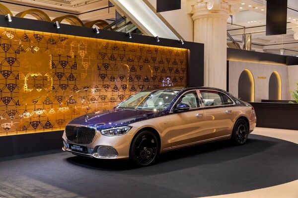 한성자동차가 15일까지 신세계백화점 강남점 1층에 위치한 ‘더 스테이지’에서 ‘마이바흐 익스클루시브 라운지’ 팝업 매장을 운영한다. 사진=한성자동차