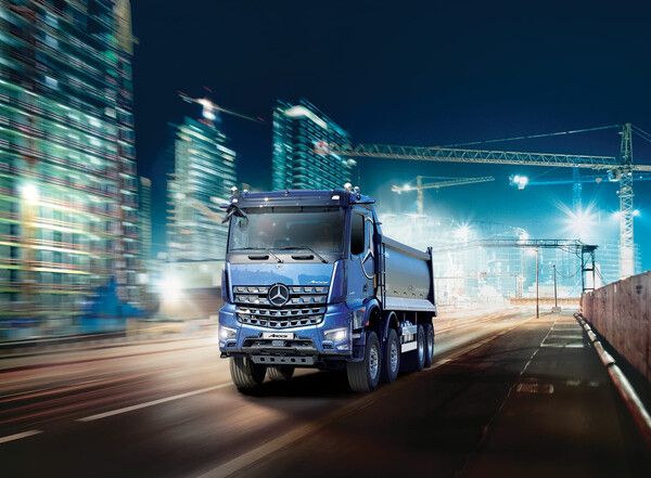 다임러 트럭 코리아가 메르세데스-벤츠 아록스 덤프 4453K 8x4 모델(적재중량25.5톤)을 국내 시장에 선보인다. 사진=다임러 트럭 코리아