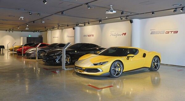 FMK가 부산 해운대에 위치한 더베이101에서 ‘페라리 데이’를 진행했다. 사진=FMK