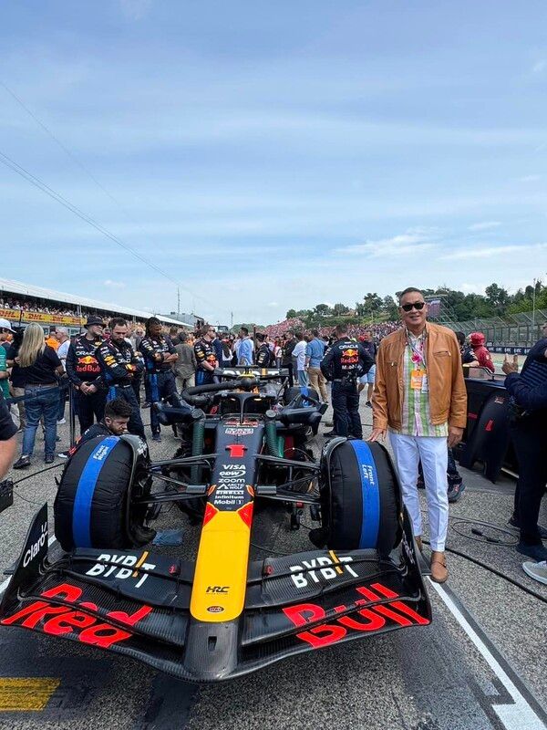 2024 F1 제7전 에밀리아 로마냐 GP를 방문한 태국의 세타 타위신 총리. 사진=세타 타위신 총리 SNS