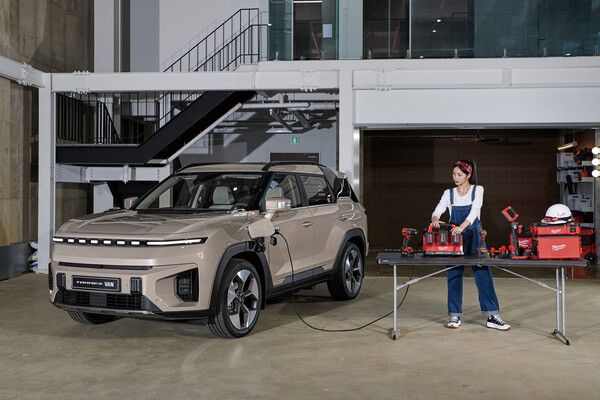 KG 모빌리티(KGM)가 국내 최초로 일과 생활 속의 VAN(반)전 매력을 선사할 전기(EV) SUV ‘토레스 EVX 밴(VAN)’을 출시한다. 사진 Kg 모빌리티