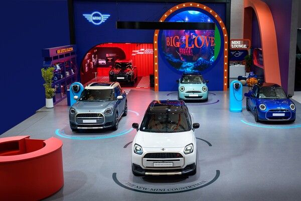 BMW 그룹 코리아가 7월 7일까지 부산 벡스코에서 개최하는 ‘2024 부산모빌리티쇼’에서 관람객이 즐겁게 참여할 수 있는 다채로운 이벤트와 체험 프로그램을 운영한다. 사진=BMW 그룹 코리아