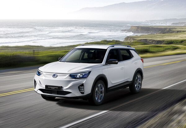 KG 모빌리티(KGM)가 준중형 SUV 전기차 ‘코란도 EV’를 새롭게 출시한다. 사진=KG 모빌리티