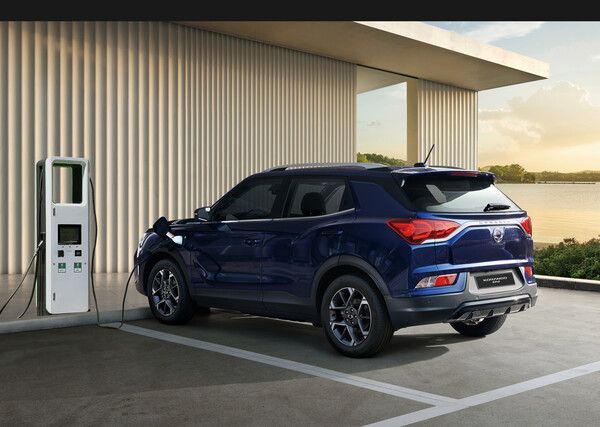 KG 모빌리티(KGM)가 준중형 SUV 전기차 ‘코란도 EV’를 새롭게 출시한다. 사진=KG 모빌리티