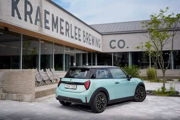 미니 코리아가 ‘뉴 MINI 쿠퍼 S 3-도어’ 모델을 국내에 공식 출시했다. 사진=미니 코리아