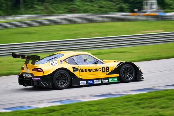 7월 30일 슈퍼레이스 슈퍼6000 클래스 공식테스트에 참가한 원레이싱 임민진이 주행을 하고 있다. 사진=슈퍼레이스
