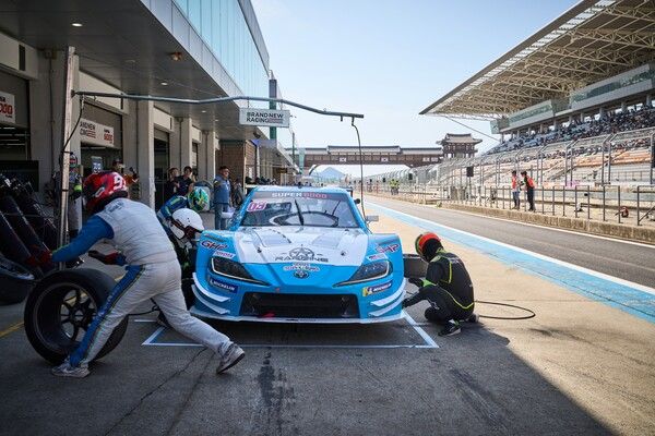 브랜뉴레이싱의 피트스톱 장면. 사진=슈퍼레이스