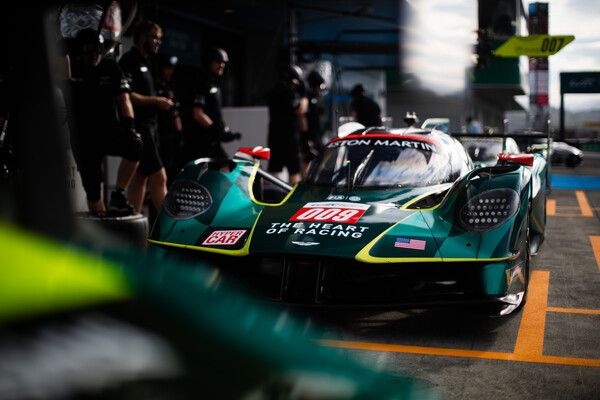 애스턴마틴 신형 발키리 하이퍼카가 FIA 세계내구레이스챔피언십(WEC) 100번째 레이스 ‘후지 6시간’에서 '톱 5'에 진입했다.