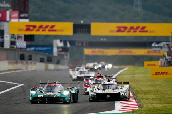 애스턴마틴 신형 발키리 하이퍼카가 FIA 세계내구레이스챔피언십(WEC) 100번째 레이스 ‘후지 6시간’에서 '톱 5'에 진입했다.