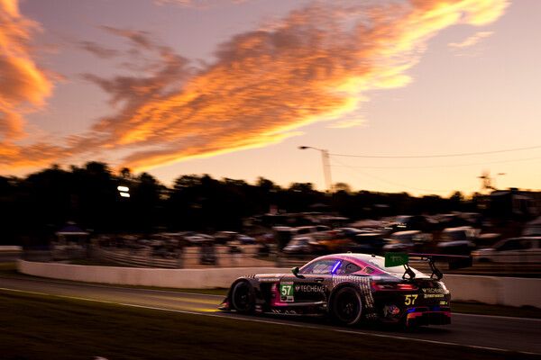 메르세데스-AMG 모터스포츠가 2025 IMSA 웨더텍 스포츠카 챔피언십에서 ‘드라이버·팀·메이커’ 부문 3관왕 타이틀을 2년 연속 차지했다.