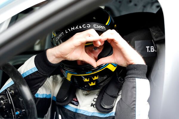 2025 TCR 월드 투어 6라운드에서 폴포지션을 차지하고 기뻐하는 테드 비요크. 사진=전현철 기자.