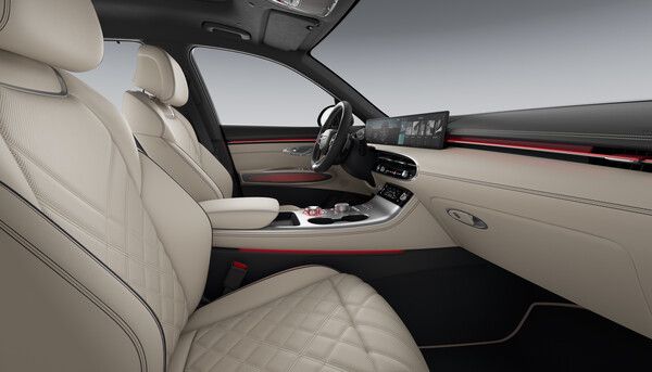 제네시스가 SUV GV70의 연식변경 모델 ‘2026 GV70’를 출시했다.