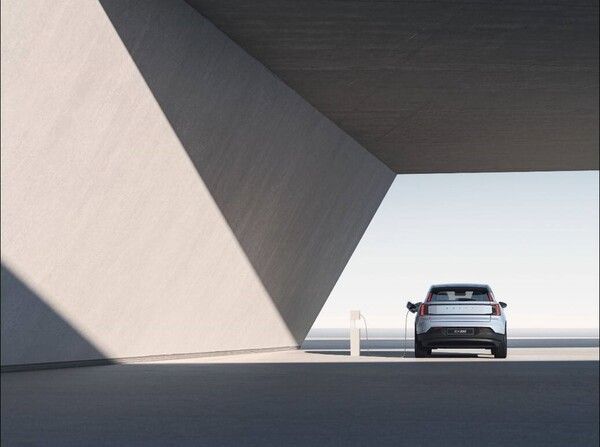 볼보자동차가 스웨덴에서 1년간 무료로 자택 충전을 지원하는 새로운 프로그램을 시작한다.