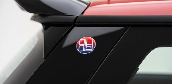 MINI 코리아가 창립 20주년을 맞아 한정 에디션 ‘MINI JCW 어센틱스’를 출시한다.