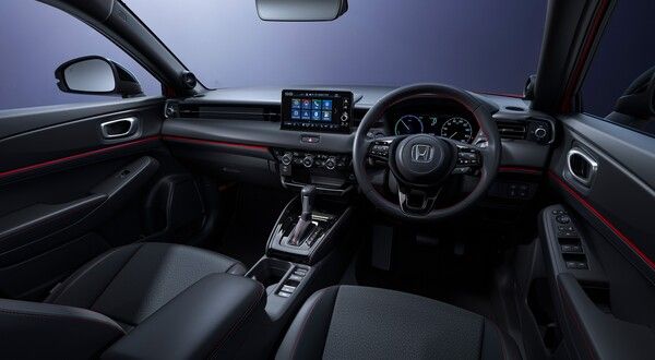 혼다가 컴팩트 SUV ‘베젤(VEZEL)’의 업그레이드 버전 ‘e:HEV RS’를 추가했다.