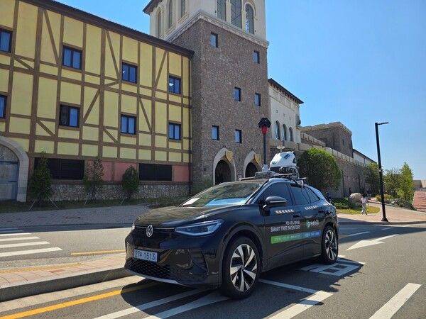 폭스바겐코리아가 도심 수목의 데이터 풀을 구축하기 위한 프로젝트에 전기차 모델 ID.4를 지원했다.