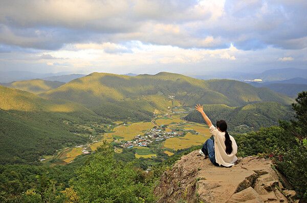 화랑의언덕 베스트 포토존 '명상 바위'. 사진=한국관광공사