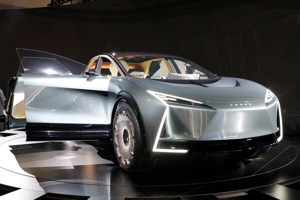 2025 일본 모빌리티쇼에서 공개된 렉서스 LS 쿠페 컨셉트. 사진=전현철 기자.