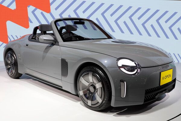 2025 일본 모빌리티쇼에서 공개된 다이하쓰의 3세대 코펜 컨셉트카, FR 구동으로 발표되었다. 사진=전현철 기자.