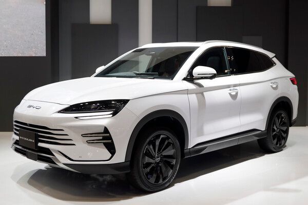 2025 일본 모빌리티쇼에서 공개된 BYD 씨라이언 6 Dm-i. 사진=전현철 기자.