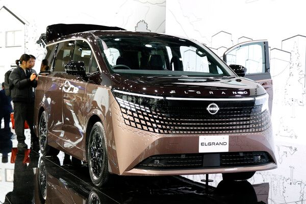 2025 일본 모빌리티쇼에서 공개된 신형 4세대 닛산 엘그란드. 사진=전현철 기자.
