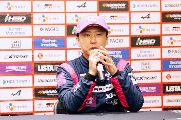 2025 오네 슈퍼레이스 제8전 토요타 가주 레이싱 6000 클래스 3위 오한솔. 사진=전현철 기자.