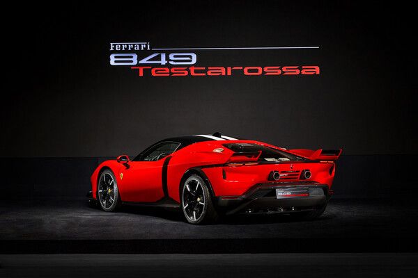 페라리가 브랜드 역사상 가장 강력한 양산형 슈퍼카 ‘849 테스타로사’를 국내에 첫 선보였다.