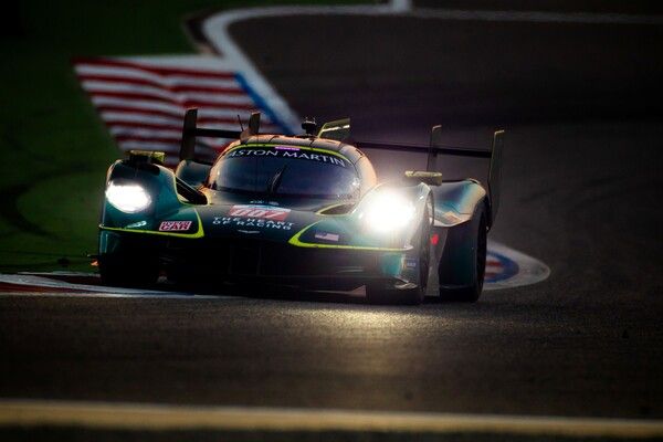 애스턴마틴의 르망 하이퍼카(LMH) ‘발키리’가 2025 FIA 세계내구레이스챔피언십(WEC) 데뷔 시즌을 2연속 포인트 피니시로 장식했다.