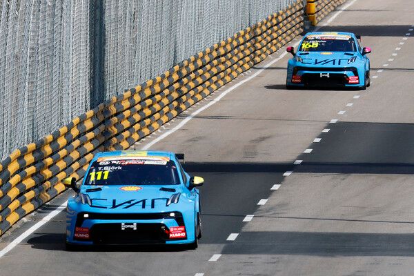 2025 금호 TCR 월드투어 최종전 예선의 테드 비요크(앞)와 얀 엘라셰어. 사진=전현철 기자.