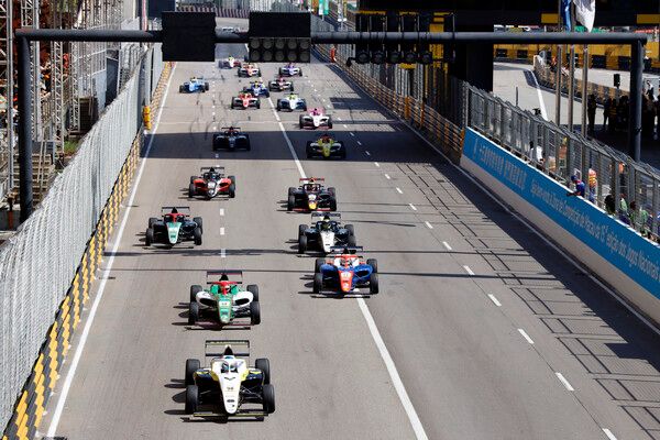 제72회 마카오 그랑프리&nbsp;FIA F4 월드컵 퀄리피케이션 레이스 스타트. 사진=전현철 기자.