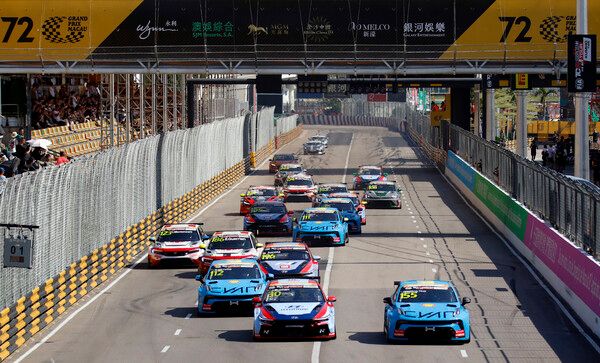 제72회 마카오 그랑프리 2025 금호 FIA TCR 월드 투어 최종전 Race 2 결선 스타트. 사진=전현철 기자.