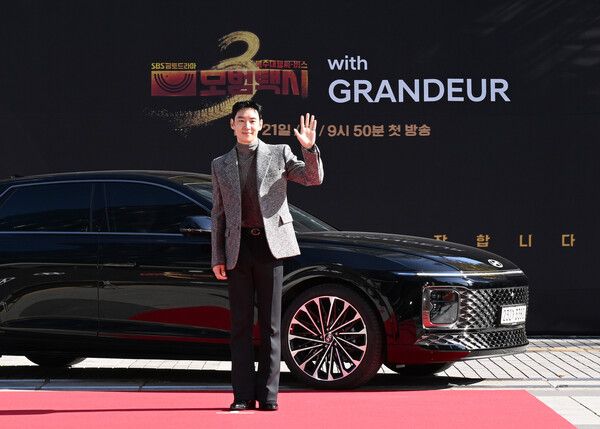 현대자동차 그랜저가 하반기 기대작인 SBS드라마 ‘모범택시 3’를 통해 시청자들과 만난다.