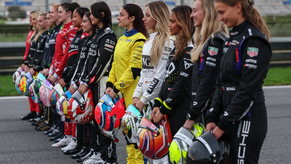 ‘ABB FIA 포뮬러 E 시즌 12’ 여성 드라이버 테스트 참가자들. 사진=ABB FIA 포뮬러 E